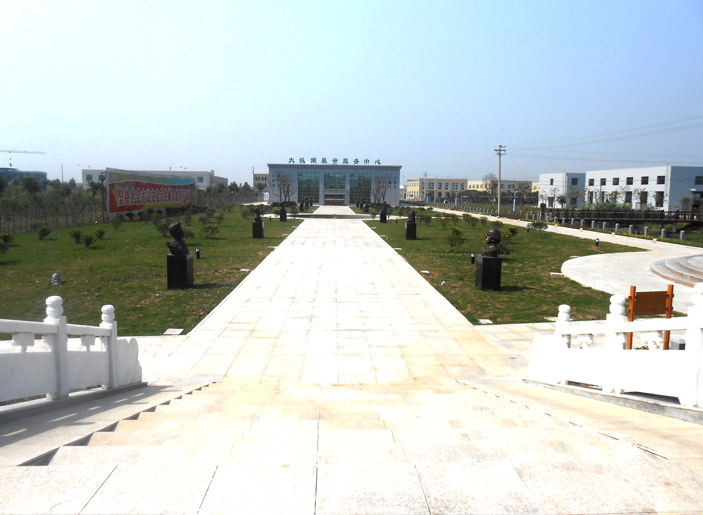 鹽城廣場人物肖像雕塑-(3).jpg 鹽城廣場人物肖像雕塑-(3).jpg